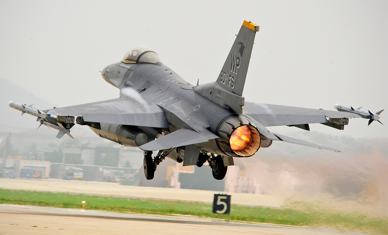 Illustration for article titled 75 Amazing Images Of U.S. Air Power In South Korea